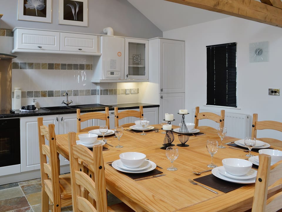 Open plan living/dining room/kitchen | Melin Newydd Cottages - The Top Barn, Tynlon, nr. Rhosneigr