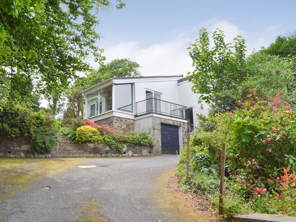 Driveway to private parking area for 3 cars | Tucstan, Constantine, near Falmouth