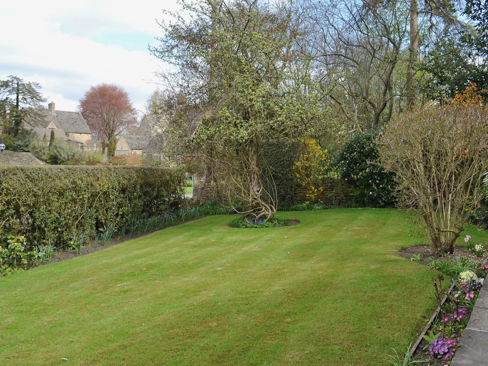 Garden | Rose Cottage Number 2, Chipping Campden