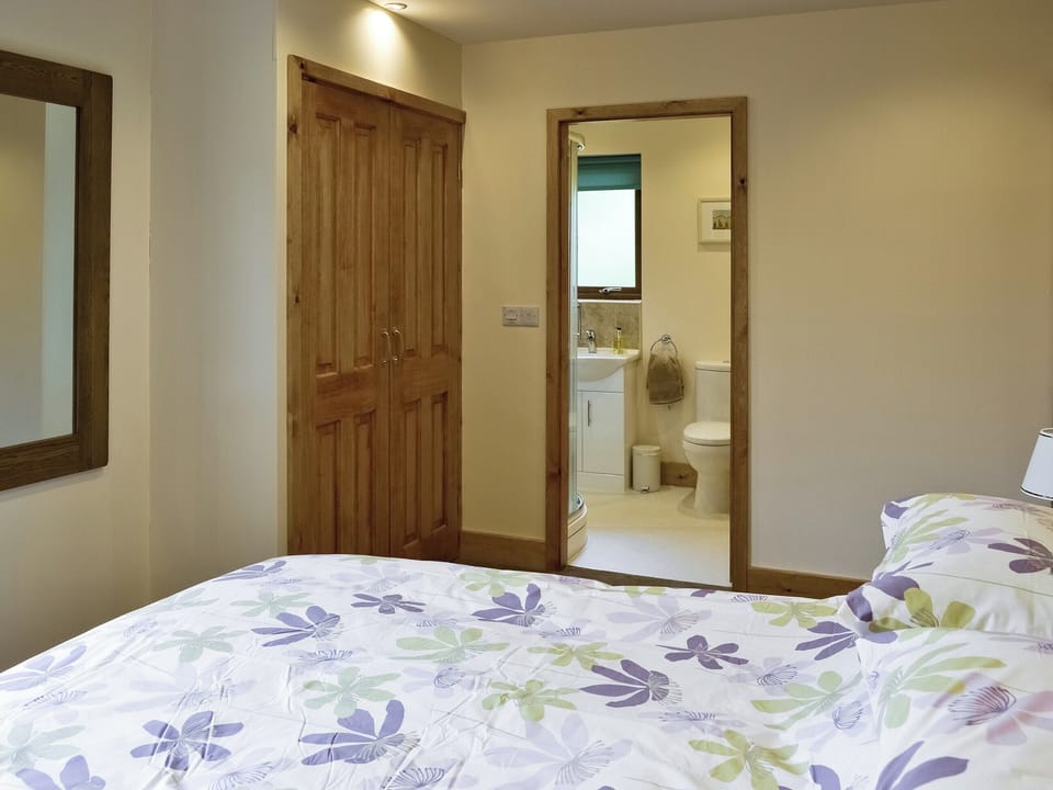 Double bedroom | Faulkers Lakes - Willow Lodge, Burgh le Marsh, nr. Skegness