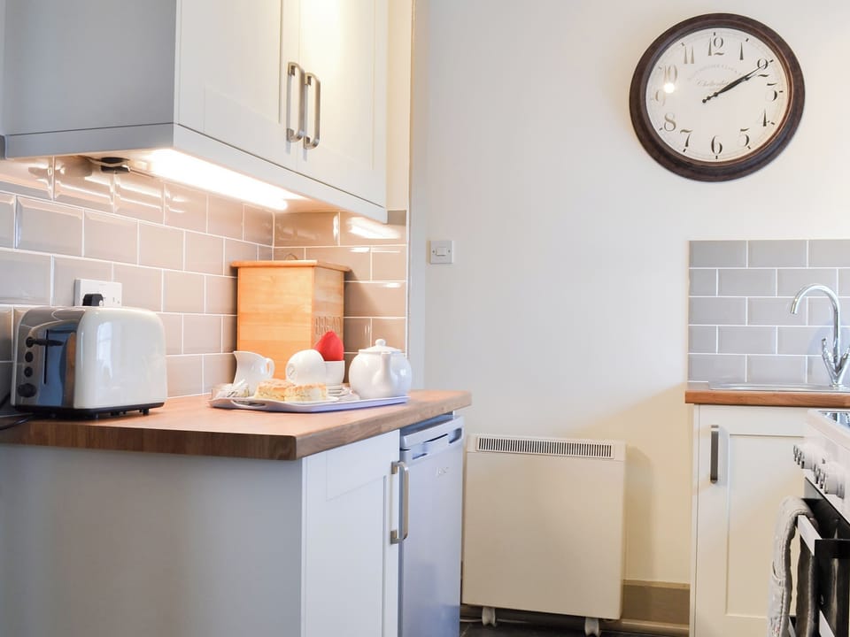Delightful kitchen | St Cadoc Cottage, Harlyn Bay, near Padstow
