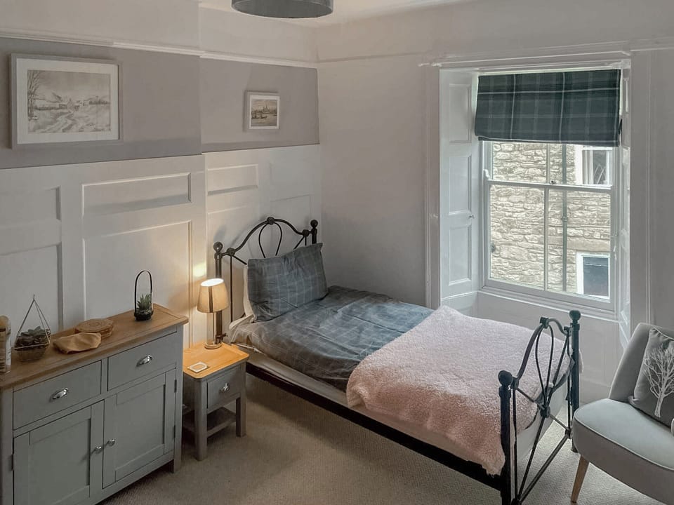 Twin bedroom | Gilmore House, Alston
