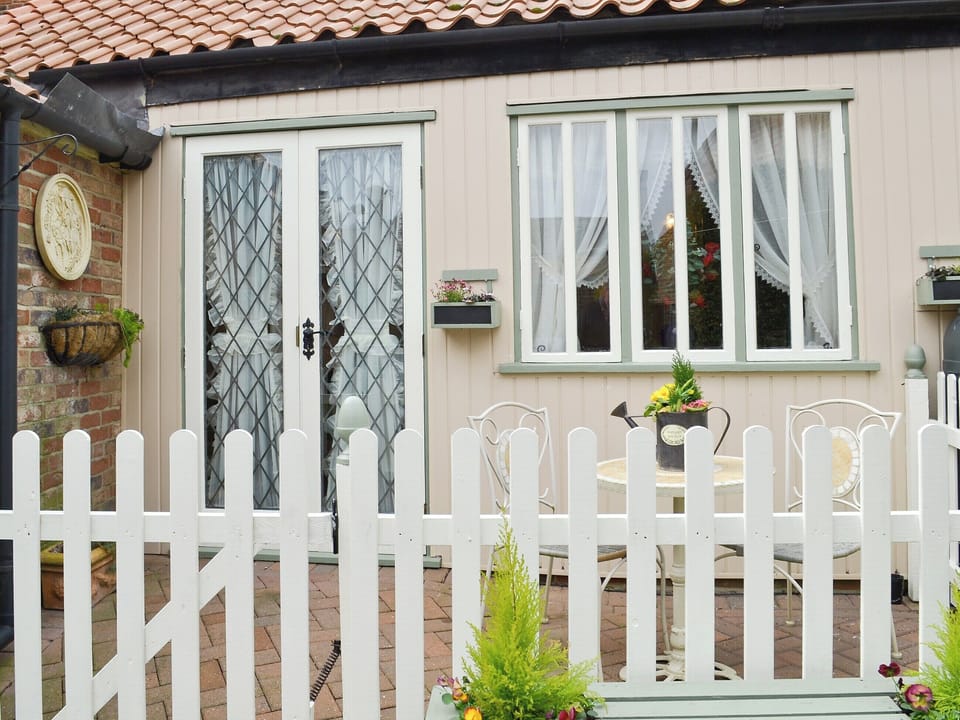 Exterior | Alpine Lodge, Burgh le Marsh, near Skegness