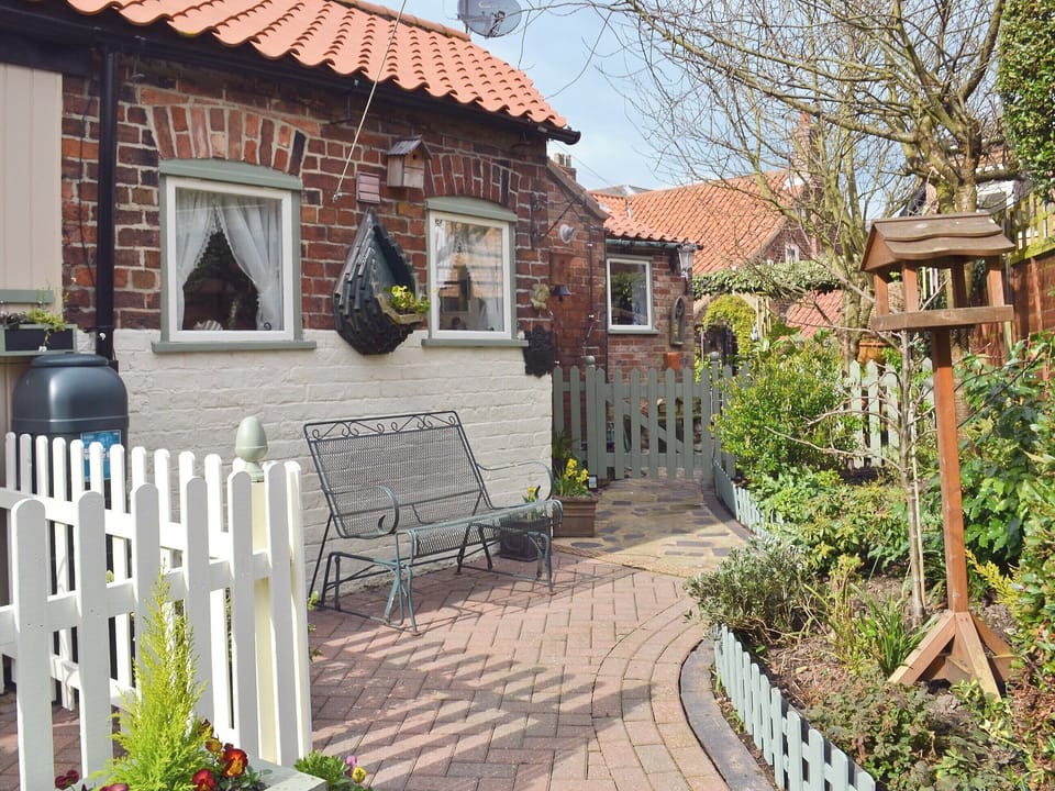 Garden | Alpine Lodge, Burgh le Marsh, near Skegness