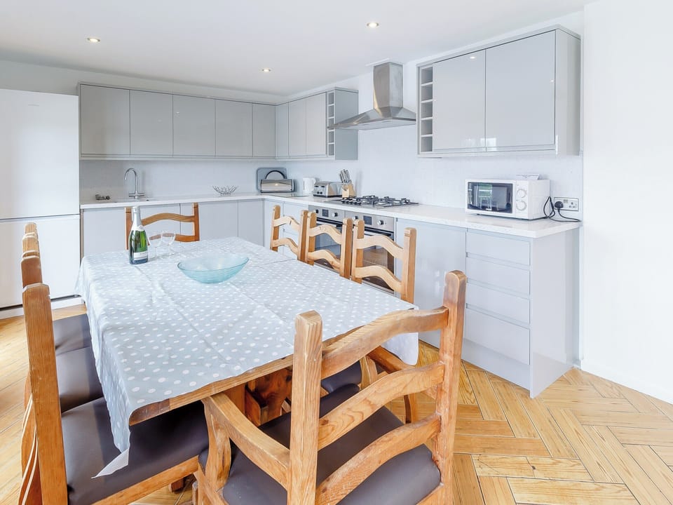 Kitchen/diner | Main Sail - The Sail Loft, Wroxham