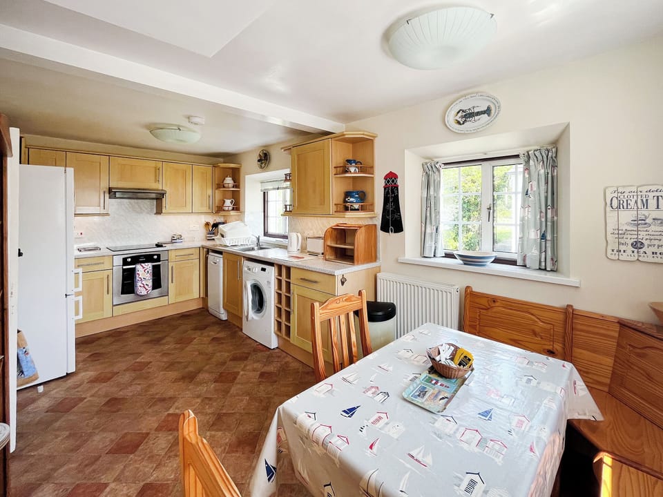 Kitchen/diner | Coastguard Cottage, Downderry, near Looe