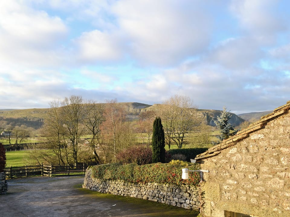View | Tophams Laithe, Conistone with Kilnsey, Grassington