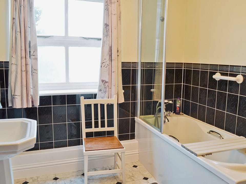 Bathroom | Bert&rsquo;s Cottage, Fordingbridge
