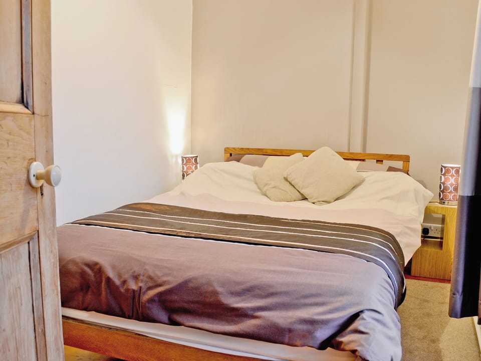 Double bedroom | Is-Helen Cottage, Caernarfon
