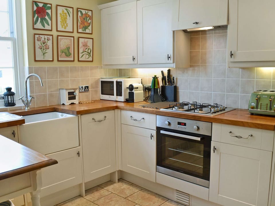 Immaculately presented kitchen | Dudrich Cottage, St Margaret&rsquo;s-at-Cliffe