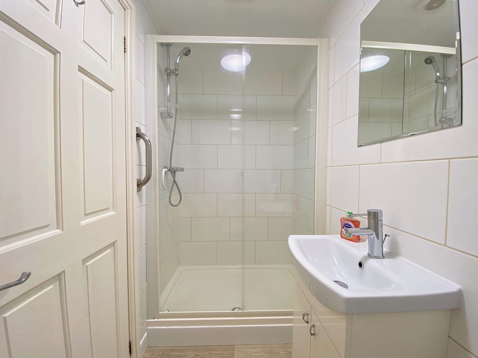 Shower room | Brown Snout - The Old Kennels Holidays, Ledbury