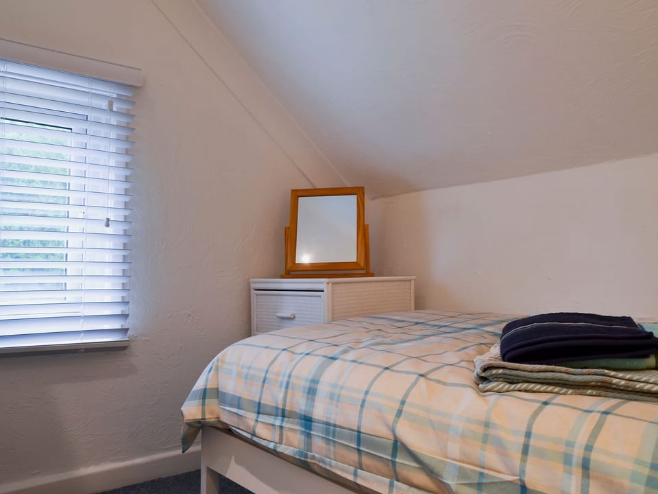 Single bedroom | Horseshoe Cottage, Porchfield, near Cowes