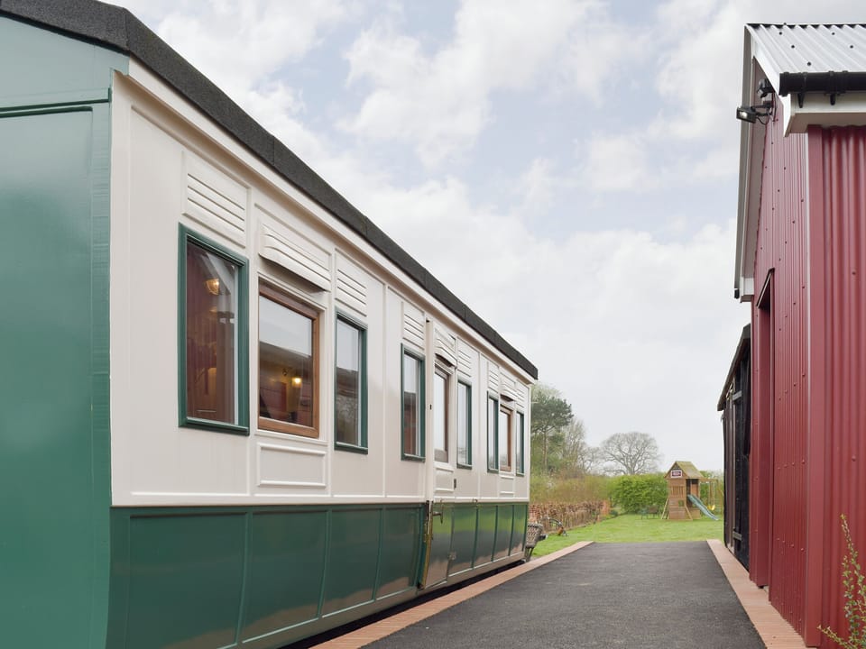 Characterful holiday home with children&rsquo;s play area close by | Wilby Halt - Brockford Railway Sidings, Brockford, near Stowmarket