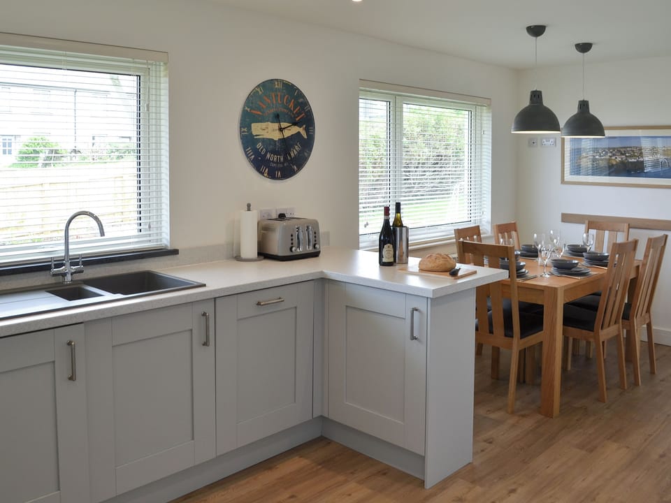 Kitchen and dining area | Moonraker, Port Isaac, near Wadebridge
