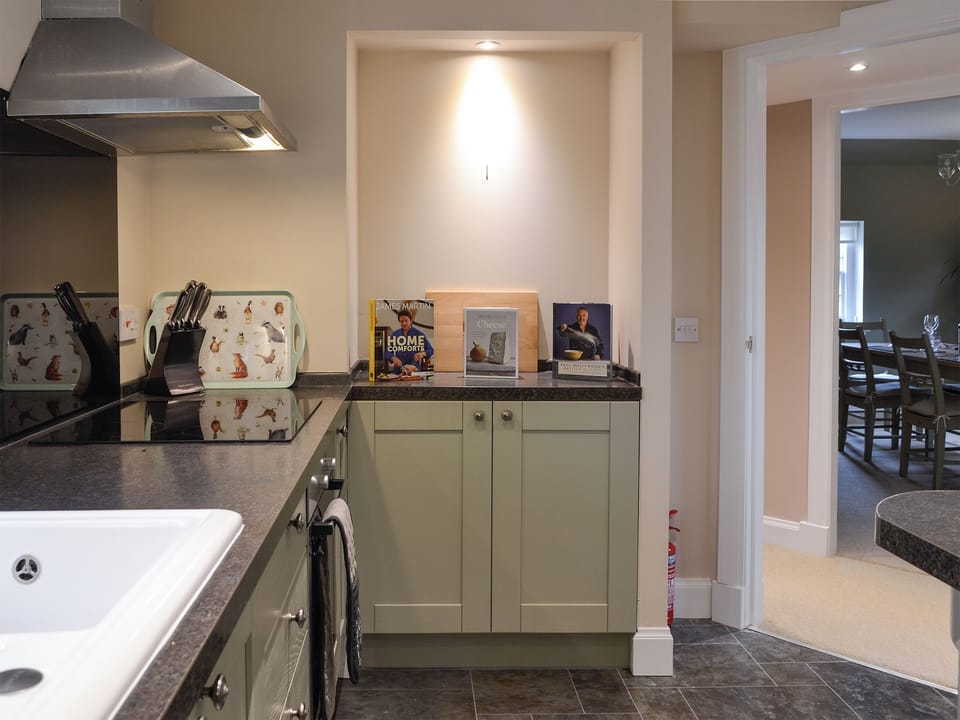 Well equipped kitchen | Gardener&rsquo;s Cottage - Old Montrose, Montrose