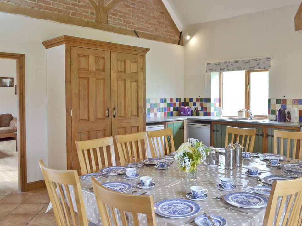 Plenty of dining space in the large kitchen/diner | The Coach House, Somersal Herbert, near Ashbourne