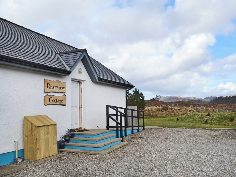 Cosy single-storey cottage | Riverview Cottage, Acharacle