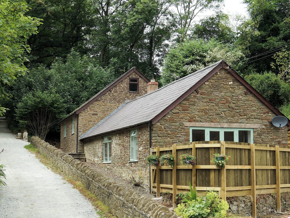 Detached stone built cottage | Burrills View, Horderley, near Craven Arms