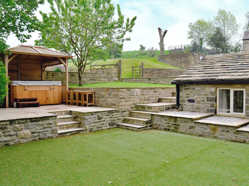 Spacious garden with private hot tub | Stirton Burrow, Stirton, near Skipton