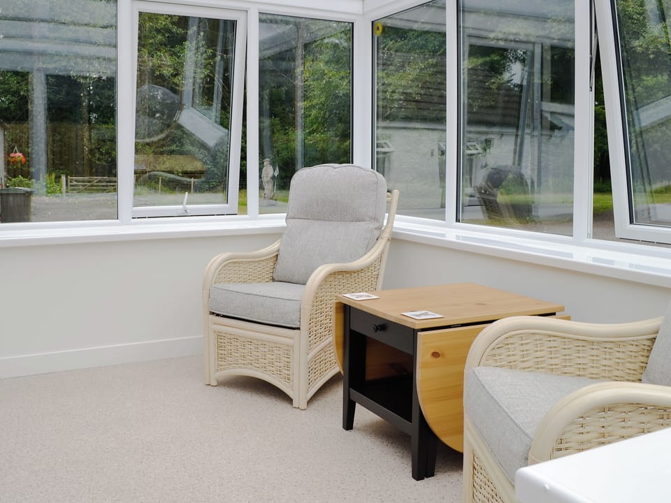 Light and airy conservatory | Barnhill Bothy, Moffat