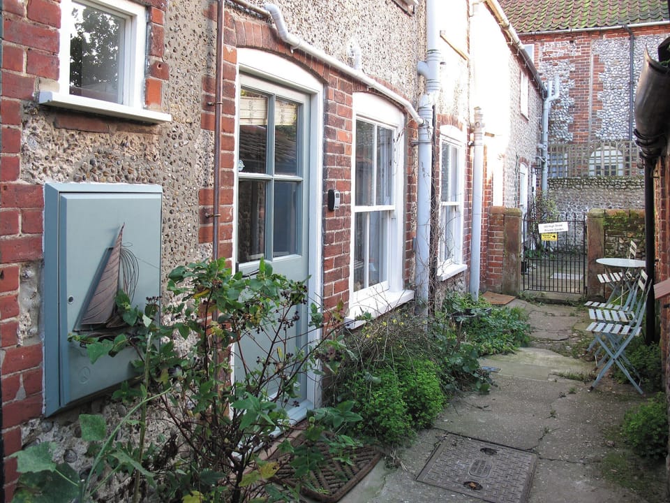 Back door | Sea Breeze, Blakeney