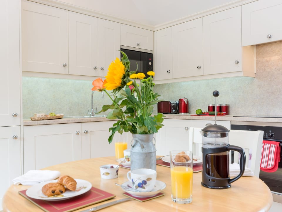 Quaint dining area | The Old Dairy - Wood Street Farm, Royal Wootton Bassett