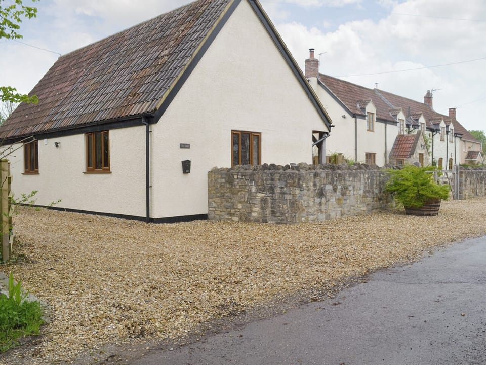 Attractive holiday home | The Lodge, Wedmore, near Cheddar