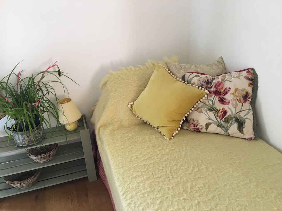 Single bedroom | Cowslip Cottage - Wildmore Cottages, New York, near Boston