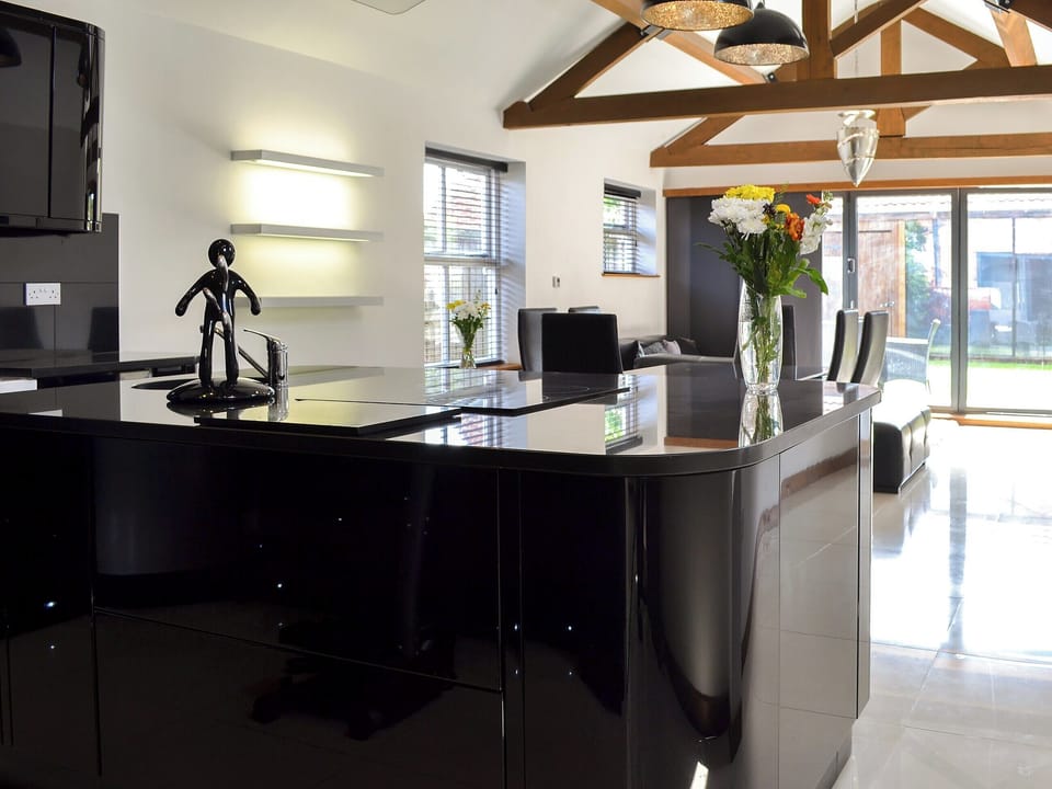 Kitchen area with delightful fixtures and fittings | The Old Stables, South Cave, near Beverley