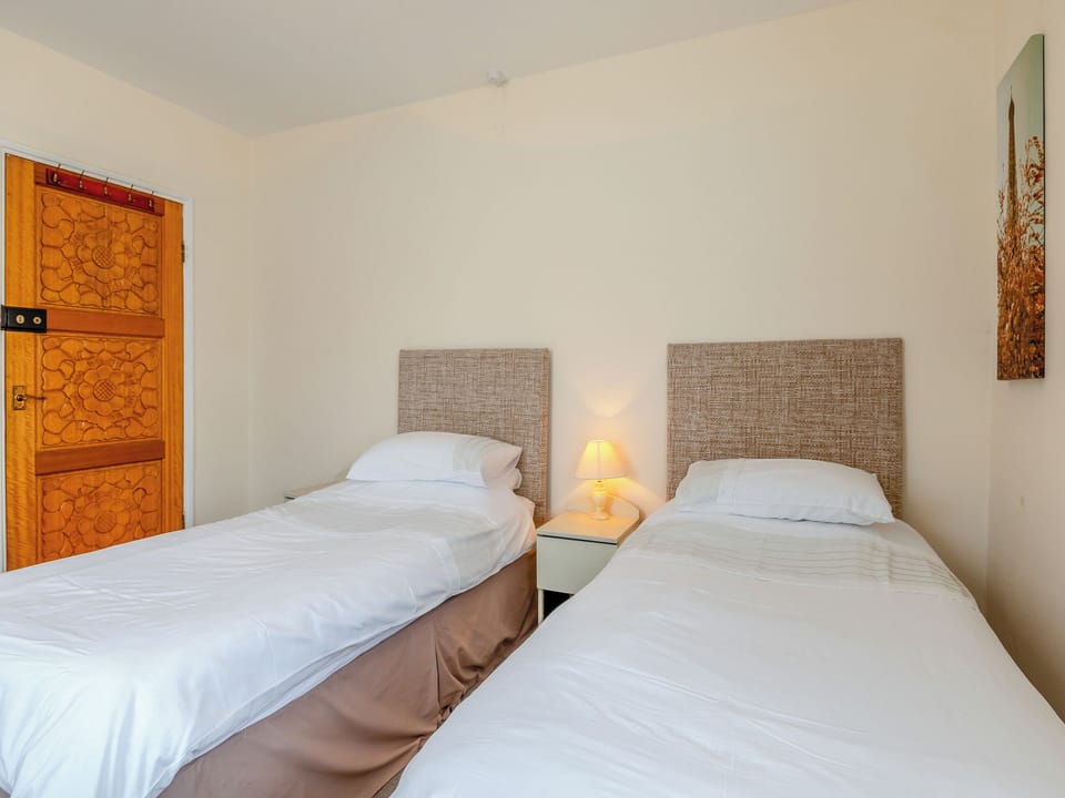 Twin bedroom | Mulberry House, West Huntspill, Highbridge