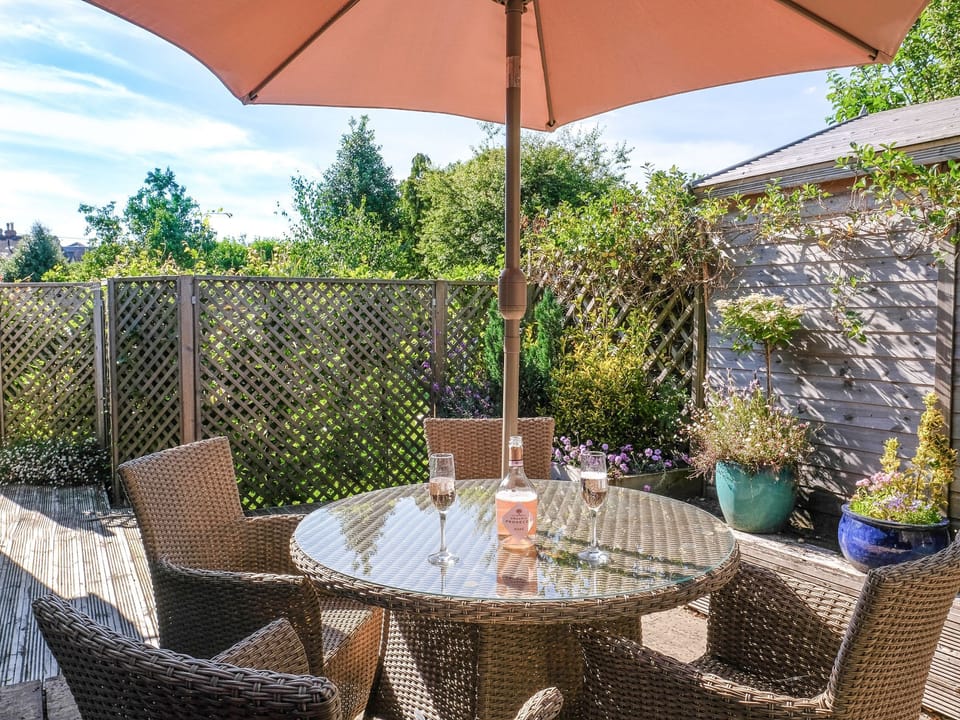 Outdoor eating area | Maple Lodge, Corsham