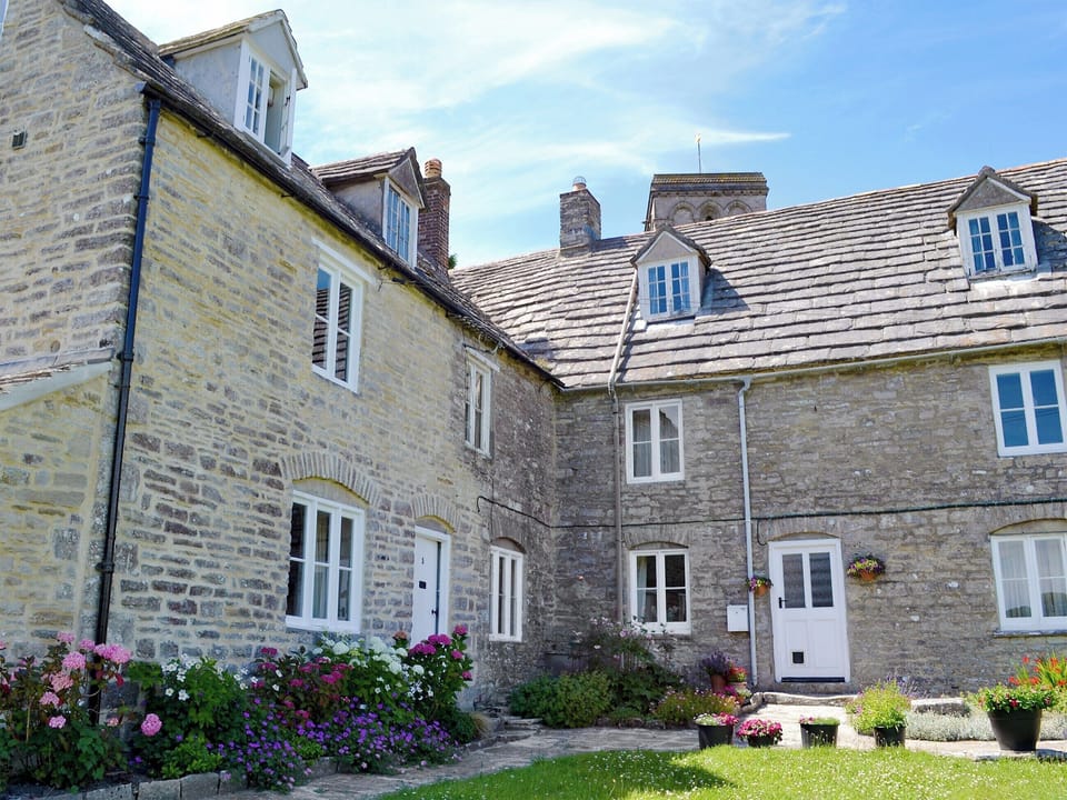 Delightful holiday home | Sweet Pea Cottage, Kingston, near Corfe Castle