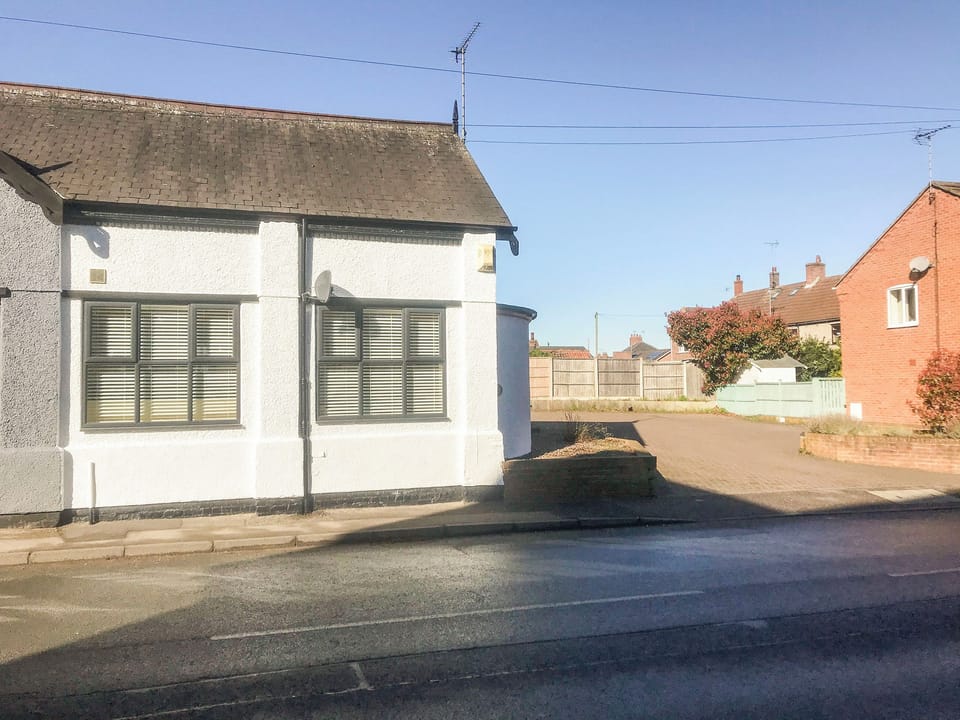 Exterior | Robin&rsquo;s Nest, Edwinstowe, near Mansfield