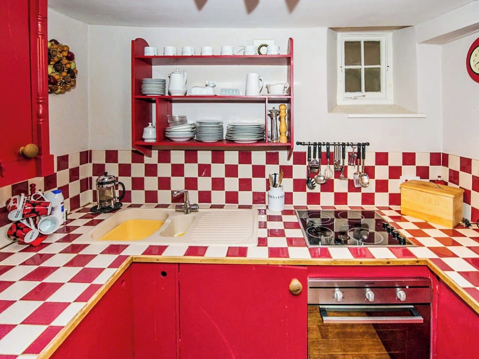 Charming kitchen | The Bittern - Blakeney Quayside Cottages, Blakeney, near Holt