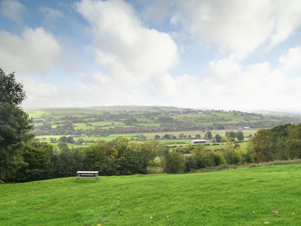 Dramatic views of the surrounding scenery | Bowlees Holiday Cot, Wolsingham, near Stanhope