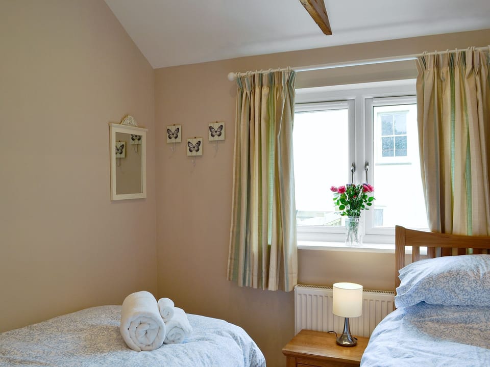 Twin bedroom | Dairy Cottage, Bodmin