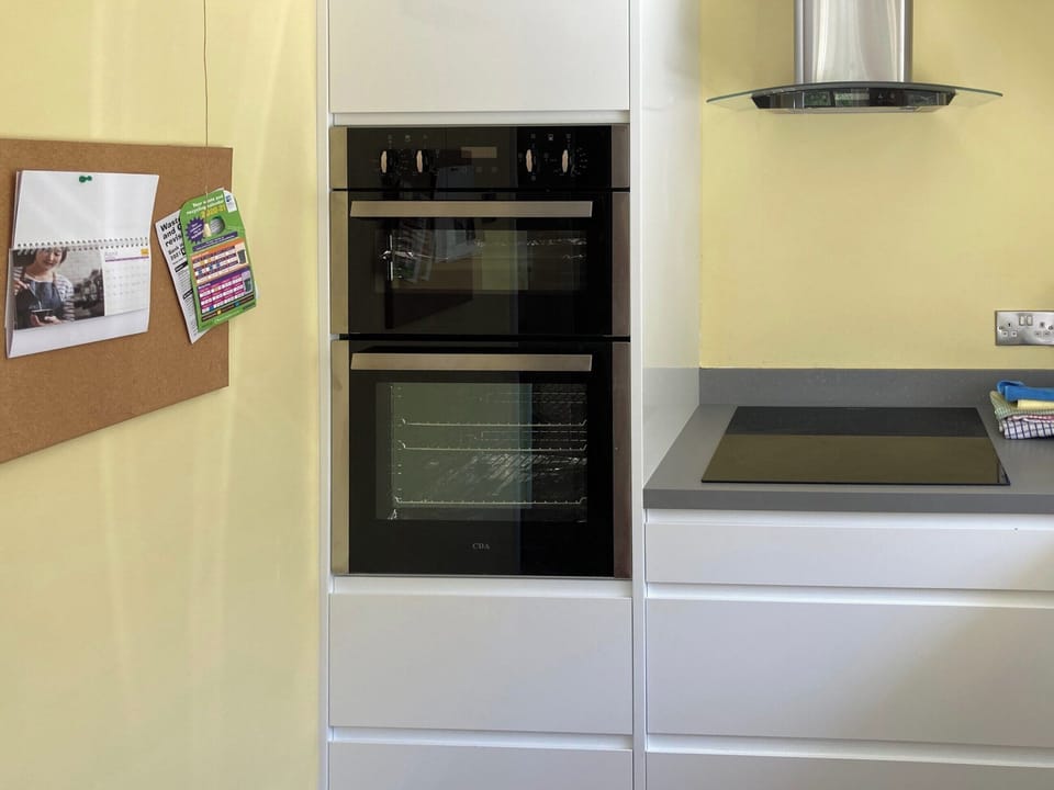 Fitted kitchen with built-in appliances | Manor Cottage, Stiffkey, near Wells-next-the-Sea