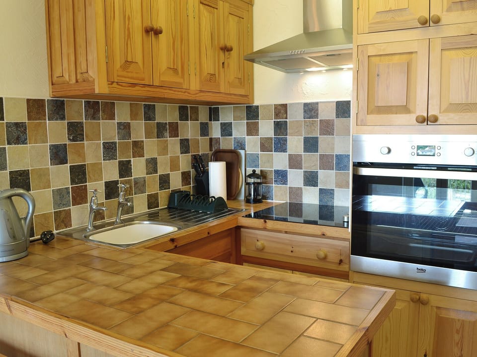 Well equipped kitchen | Sowenna - Polhaun Holiday Apartments, Mevagissey, near St Austell