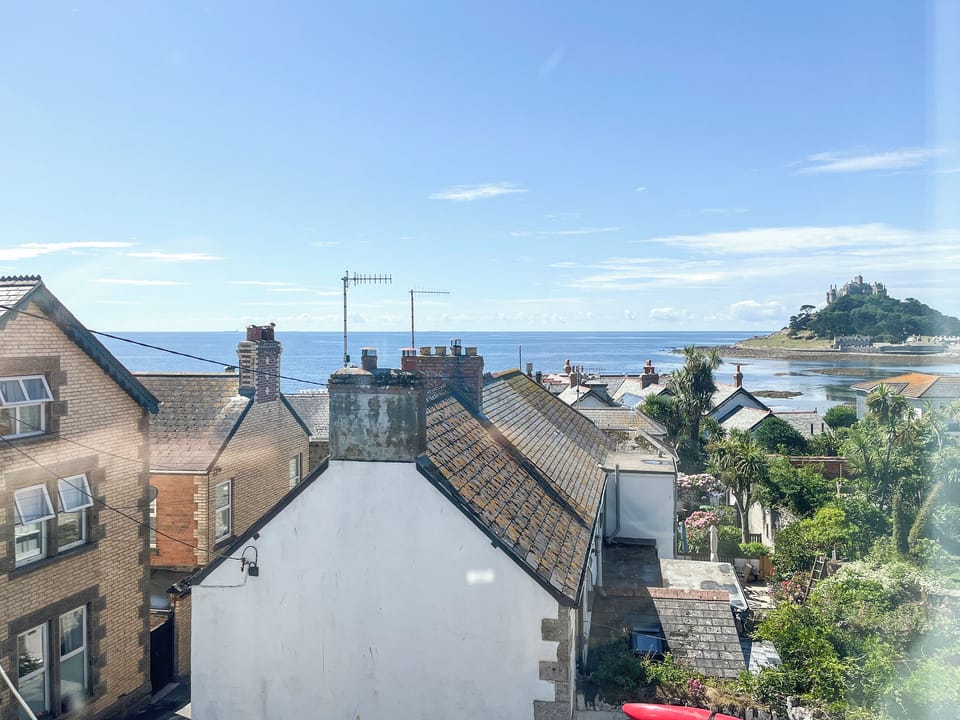 Fabulous views of St Michael&rsquo;s Mount from the en-suite shower room | Seaglass, Marazion