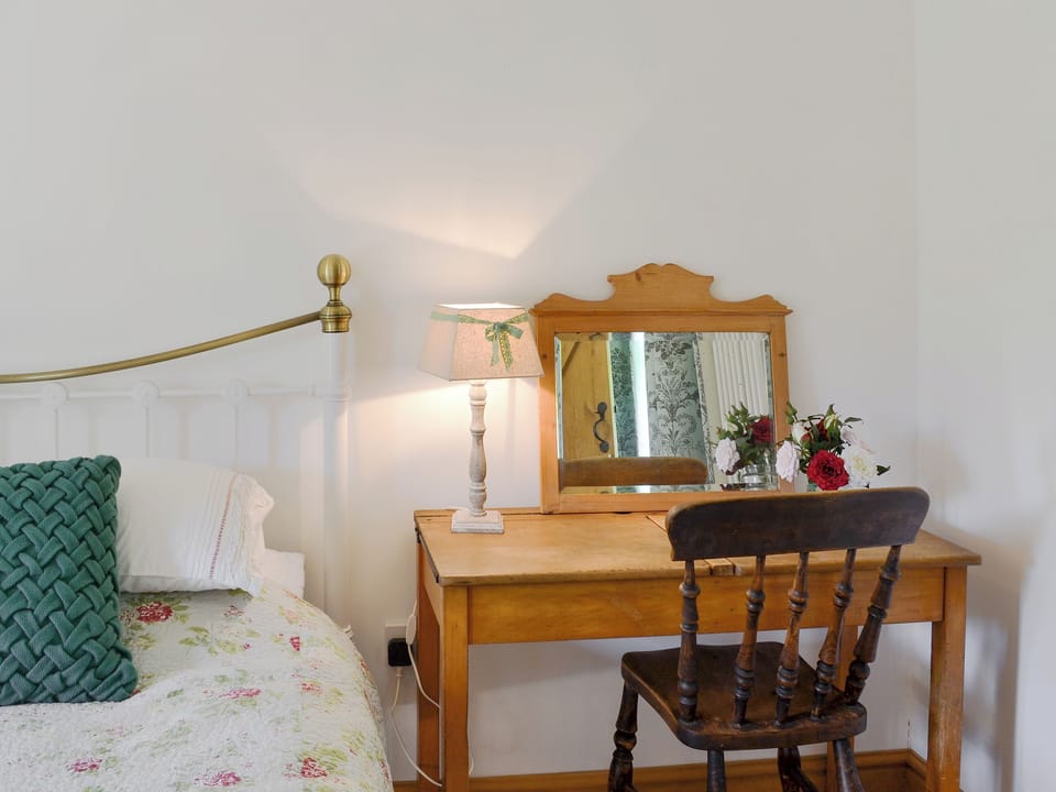 Comfy bedroom | Cornflower Cottage - Wildmore Cottages, New York, near Boston