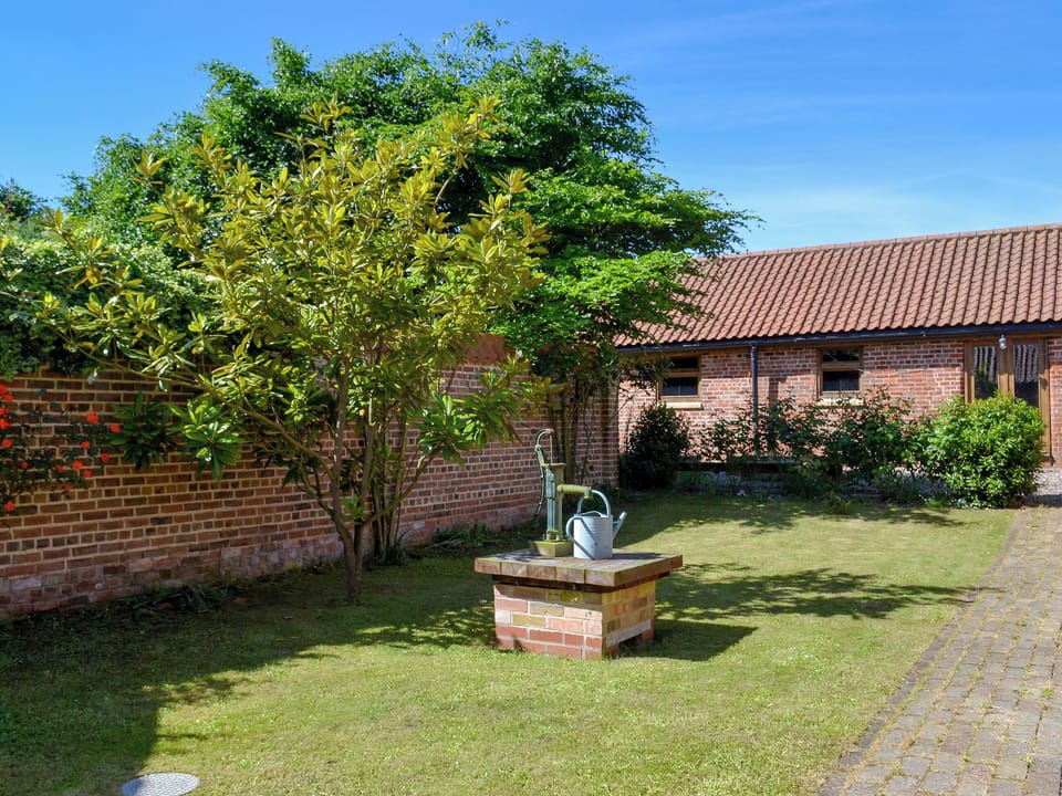 Garden and grounds | Cornflower Cottage - Wildmore Cottages, New York, near Boston