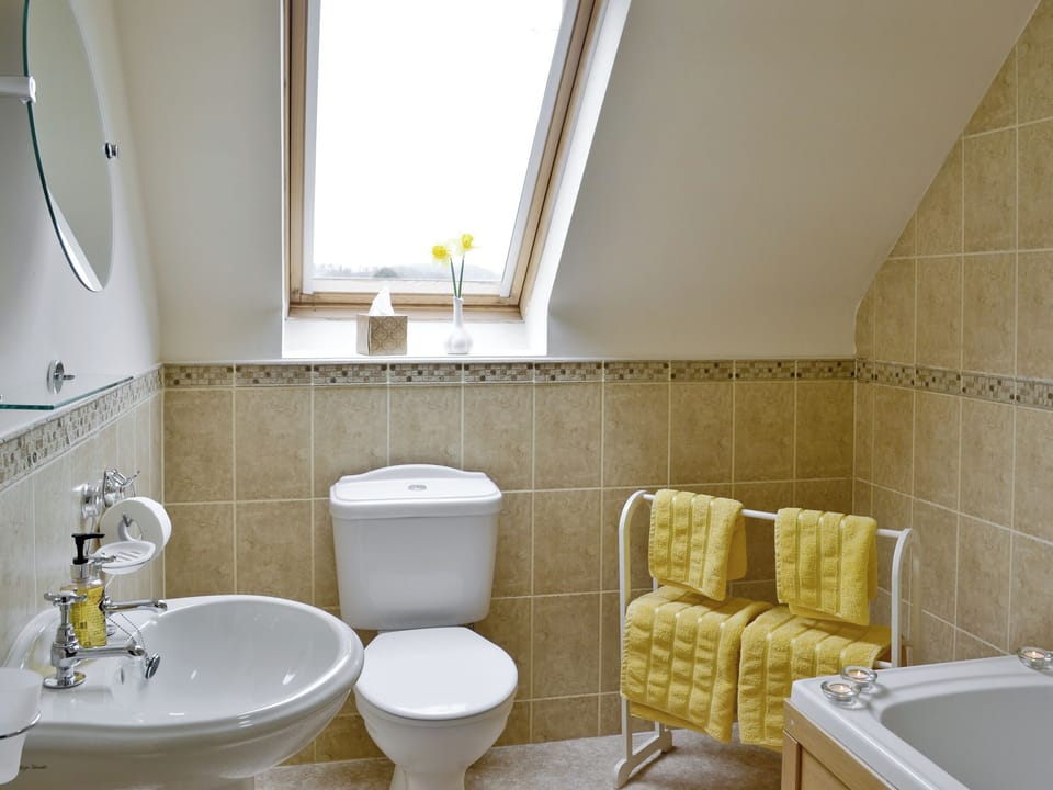 Family bathroom | Honey Cottage - Bramble Cottage and Honey Cottage, Newland, near Coleford