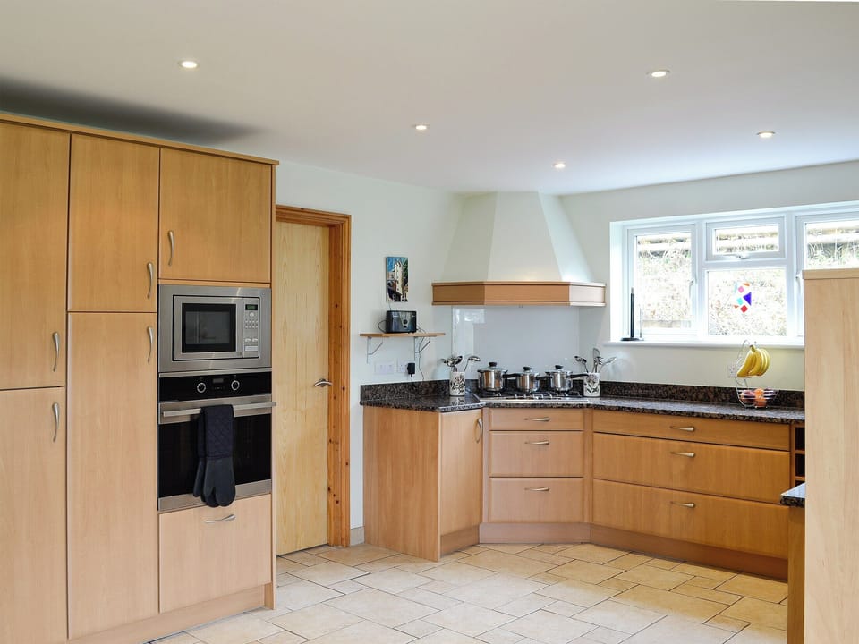 Kitchen | Three Ways, Lypiatt Hill, near Stroud