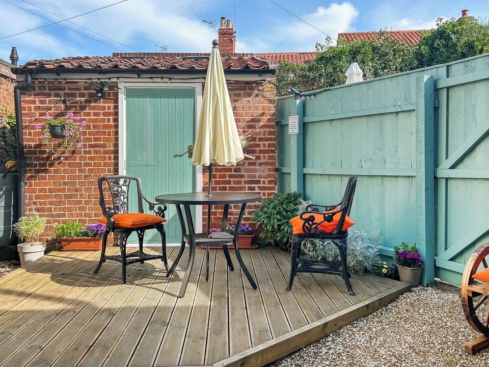 Sitting-out-area | Time Cottage, Coltishall, near Wroxham