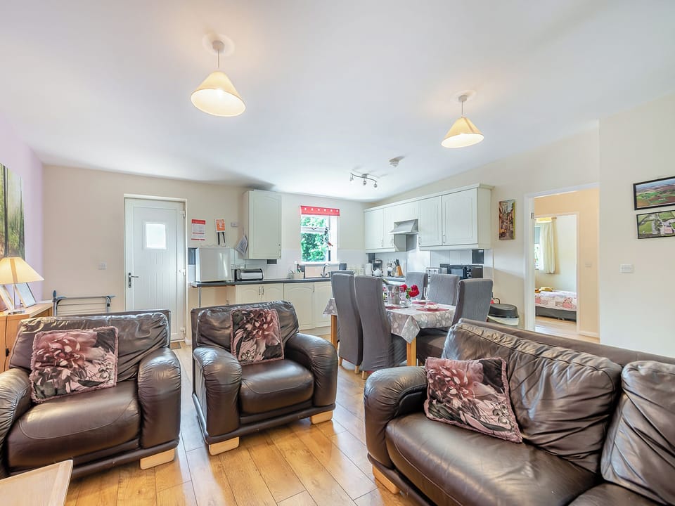 Open plan living space | Primrose - Clapham Holme Farm Cottages, Great Hatfield, near Hornsea