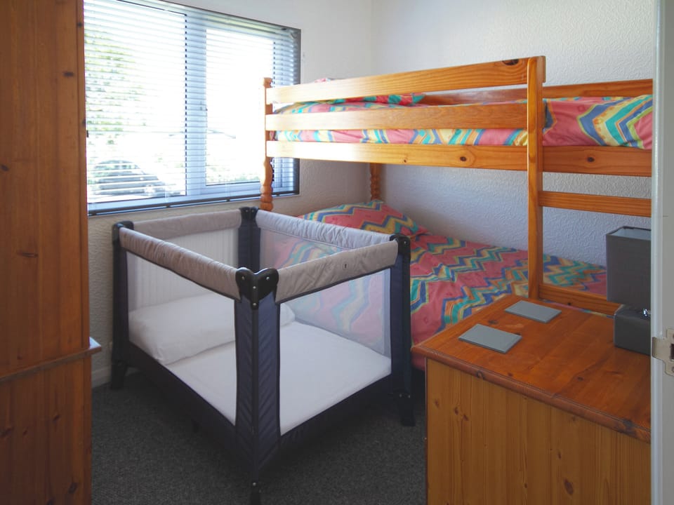 Bunk bedroom | Lazy Daize, St Merryn, near Padstow