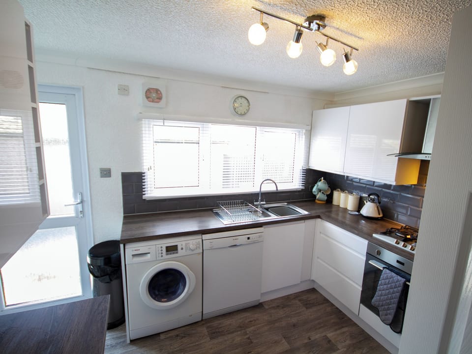 Kitchen | Lazy Daize, St Merryn, near Padstow