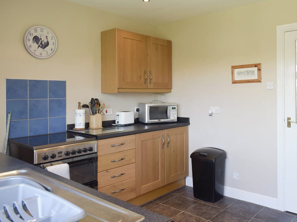 Well-equipped kitchen | Cherrytree Cottage, Loftus, Saltburn-by-the-Sea