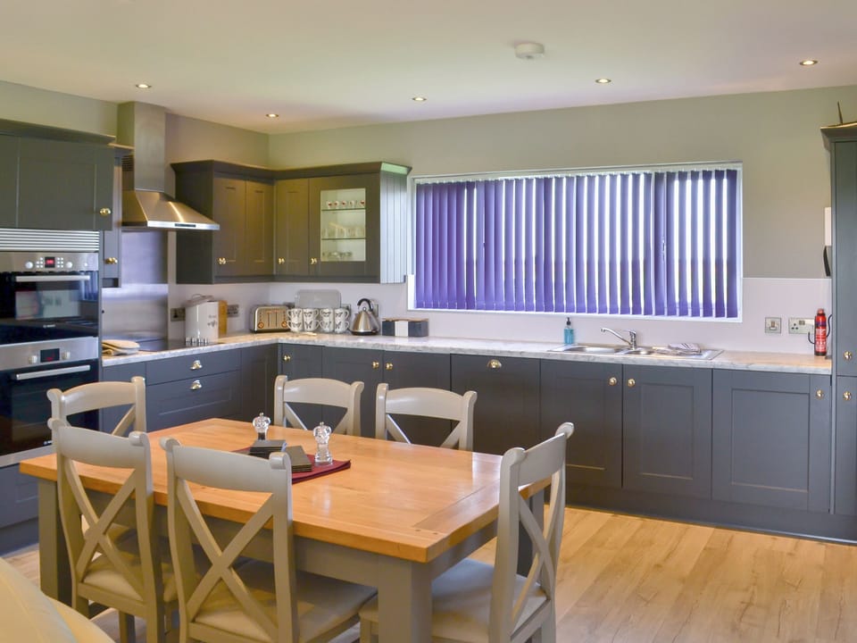 Kitchen/diner | Lucy&rsquo;s Lodge - Wallrudding Farm Cottages, Doddington, near Lincoln
