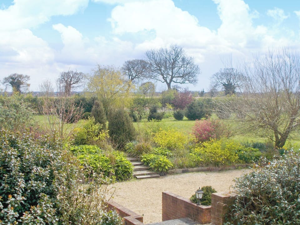 Shared garden and grounds | Church Farm Barn, Clippesby, nr. Great Yarmouth